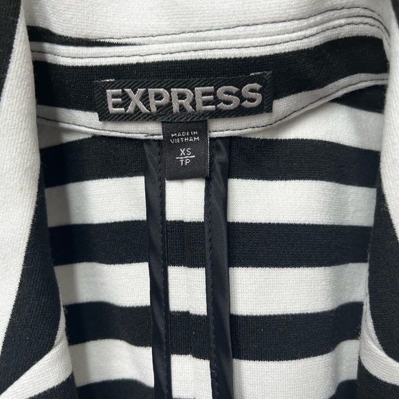 Express Blazer Size XS - Picture 3 of 7